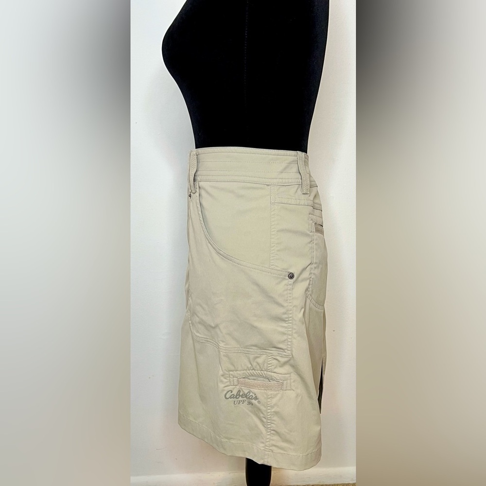 Cabela’s lightweight khaki athletic trail skirt UPF 30 pockets size 12 EUC - Picture 3 of 7